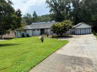 Lawn care service in Roswell, 30075