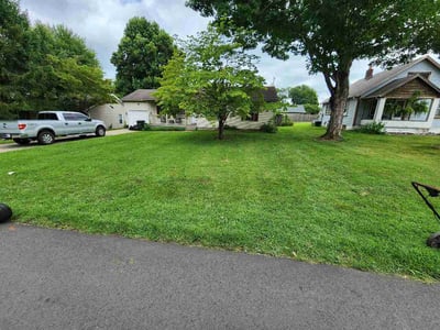 Lawn care service in Jeffersonville, 47130