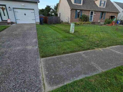 Lawn care service in Louisville, 40291