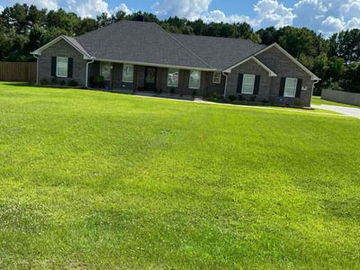 Lawn care service in Shreveport, 71107