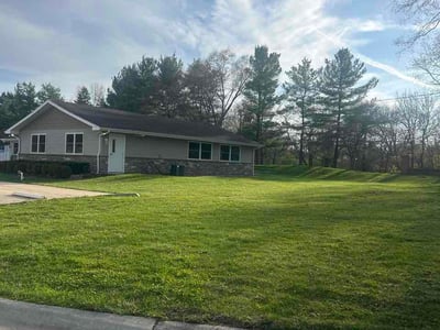 Lawn care service in Osceola, 46561