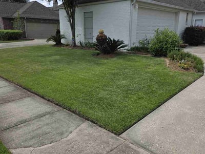 Lawn care service in Baton Rouge, 70809