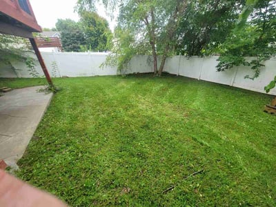 Lawn care service in Bellevue, 68123