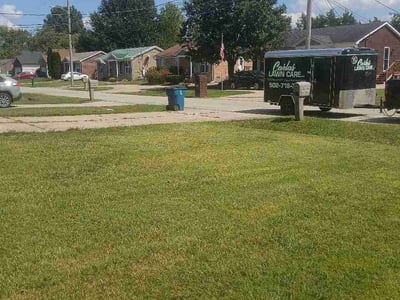 Lawn care service in Shepherdsville, 40165
