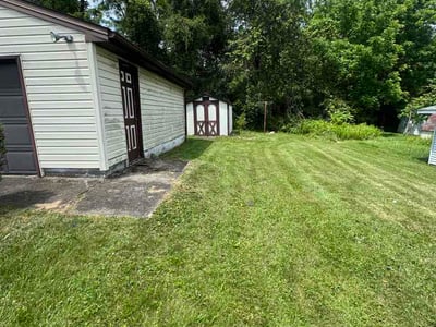 Lawn care service in Youngstown, 44505
