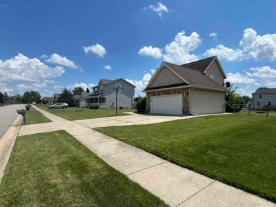 Lawn care service in Dimondale, 48821