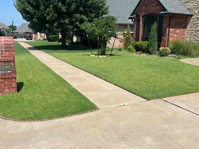 Lawn care service in Edmond, 73013