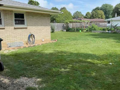 Lawn care service in Milwaukee, 53221