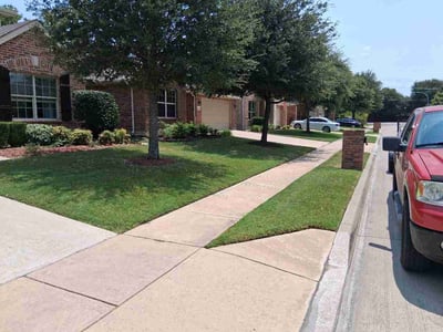 Lawn care service in Fort Worth, 76244