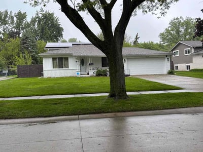 Lawn care service in Troy, 48085