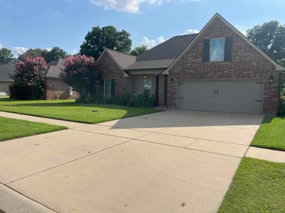 Lawn care service in Bossier City, 71111