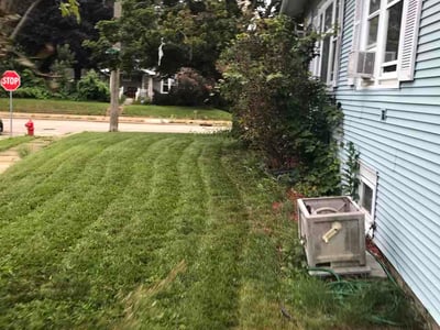 Lawn care service in Racine, 53403