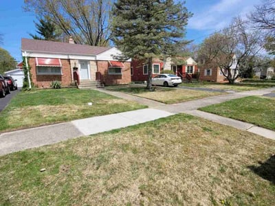 Lawn care service in , 