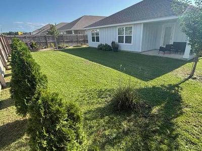 Lawn care service in Crestview, 32539