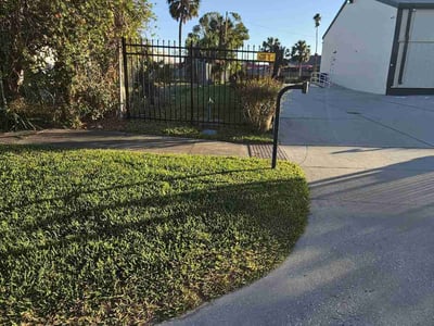 Lawn care service in Tampa, 33605