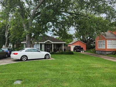 Lawn care service in Lake Charles, 70601