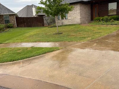 Lawn care service in Edmond, 73013