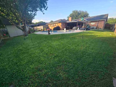 Lawn care service in Grand Prairie, 75050