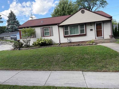 Lawn care service in Wauwatosa, 53213