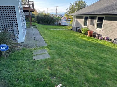 Lawn care service in Tacoma, 98403