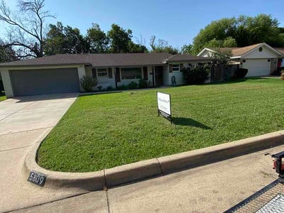Lawn care service in Fort Worth, 76133