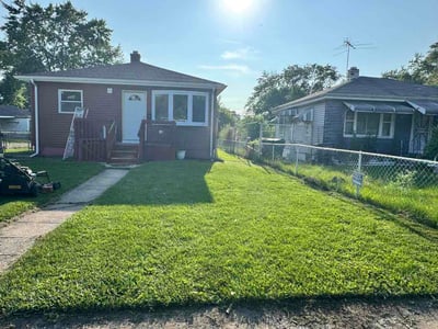 Lawn care service in Gary, 46404