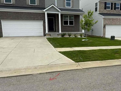 Lawn care service in Louisville, 40291