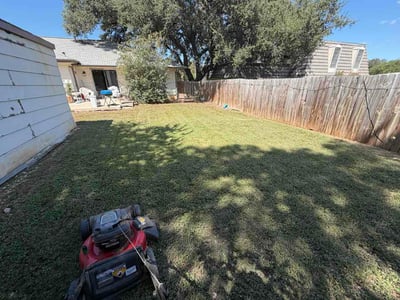 Lawn care service in San Antonio, 78232