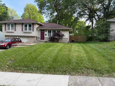 Lawn care service in Raytown, 64138