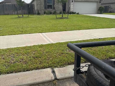 Lawn care service in Mont Belvieu, 77523