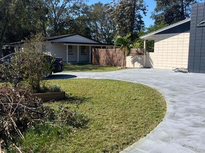 Lawn care service in St. Petersburg, 33702