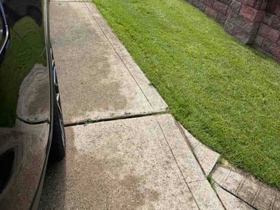 Lawn care service in Pittsburgh, 15206