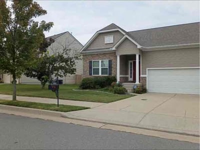 Lawn care service in Nashville, 37221