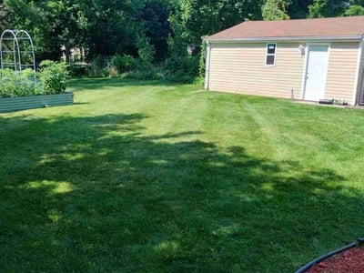 Lawn care service in Bloomfield Township, 48302