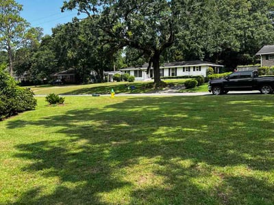 Lawn care service in Mobile, 36693
