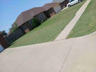 Lawn care service in Chickasha, 73018