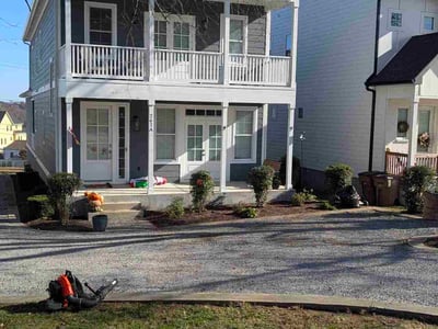 Lawn care service in Nashville, 37206
