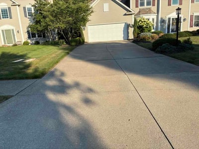 Lawn care service in Strongsville, 44149