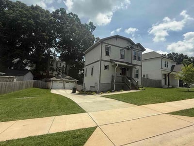 Lawn care service in Charlotte, 28216