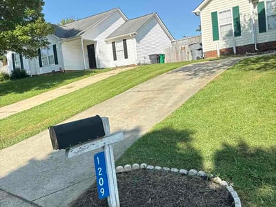 Lawn care service in Charlotte, 28214