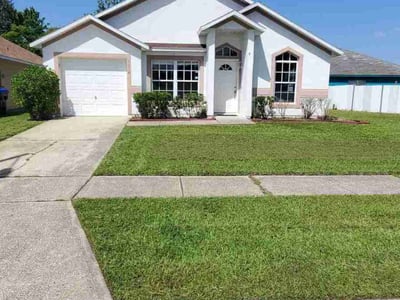 Lawn care service in Orlando, 32822