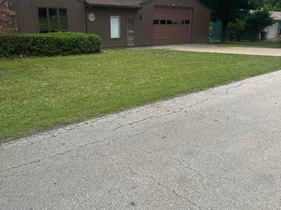 Lawn care service in Raytown, 64138