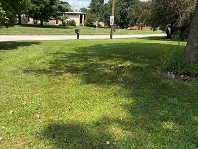 Lawn care service in West Des Moines, 50265