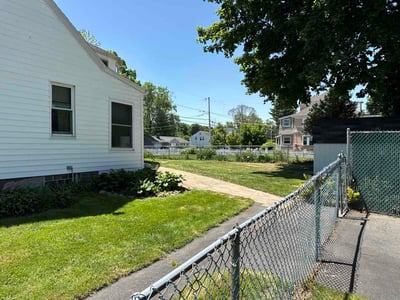 Lawn care service in Brockton, 02301