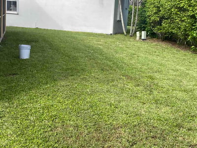 Lawn care service in Weston, 33331