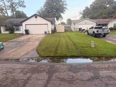 Lawn care service in Orange Park, 32065