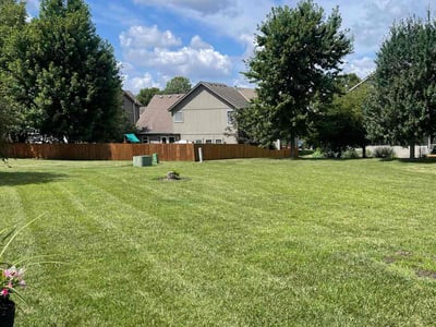 Lawn care service in Lee's Summit, 64082