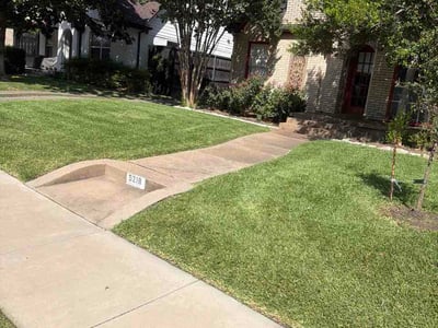 Lawn care service in Dallas, 75206