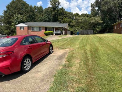 Lawn care service in Mableton, 30126