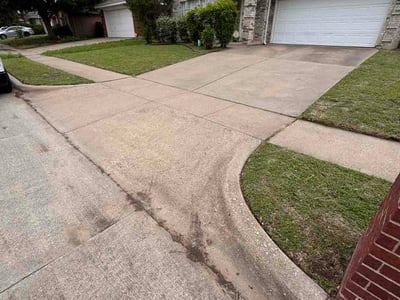 Lawn care service in Fort Worth, 76132